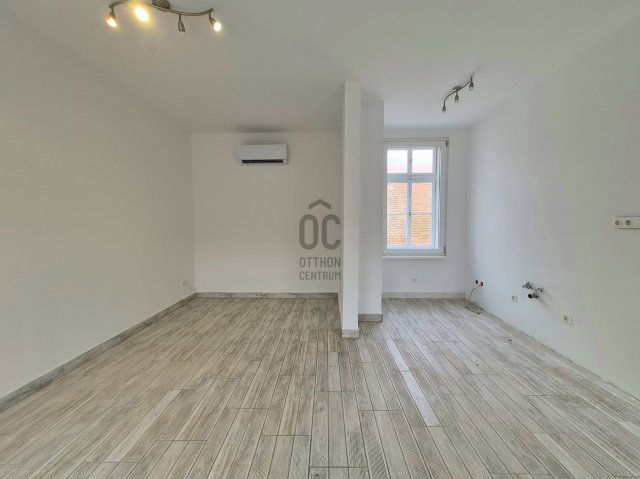 Eladó téglalakás, Kőszegen 38.5 M Ft, 2 szobás