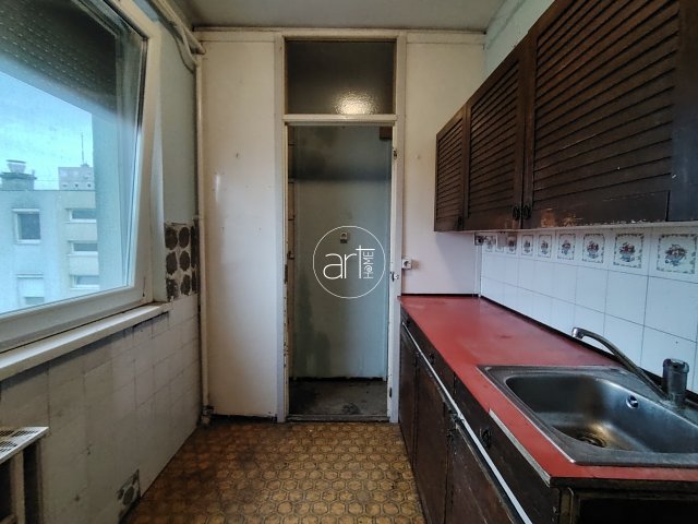 Eladó panellakás, Szegeden 40 M Ft, 2 szobás