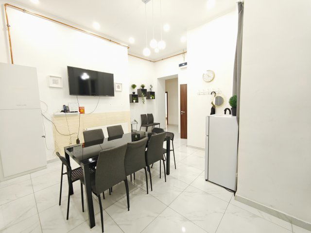 Eladó téglalakás, Budapesten, VII. kerületben, Rákóczi úton