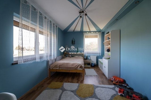 Eladó családi ház, Kecskeméten 175 M Ft, 7 szobás