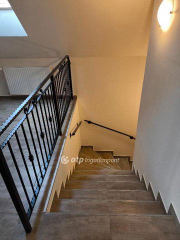 Eladó családi ház, Solymáron 279 M Ft, 6 szobás