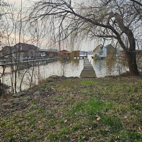 Eladó nyaraló, Oroszlányban 16 M Ft, 1 szobás