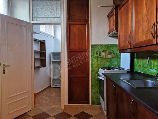 Kiadó téglalakás, albérlet, I. kerületben, Hunyadi János úton