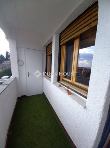 Eladó téglalakás, Pécsett 69 M Ft, 2 szobás