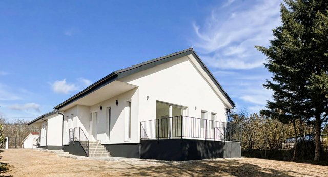 Eladó ikerház, Erdőkertesen 98.9 M Ft, 4 szobás