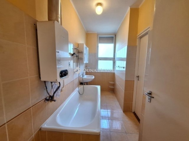 Eladó téglalakás, Kecskeméten 48.7 M Ft, 2 szobás