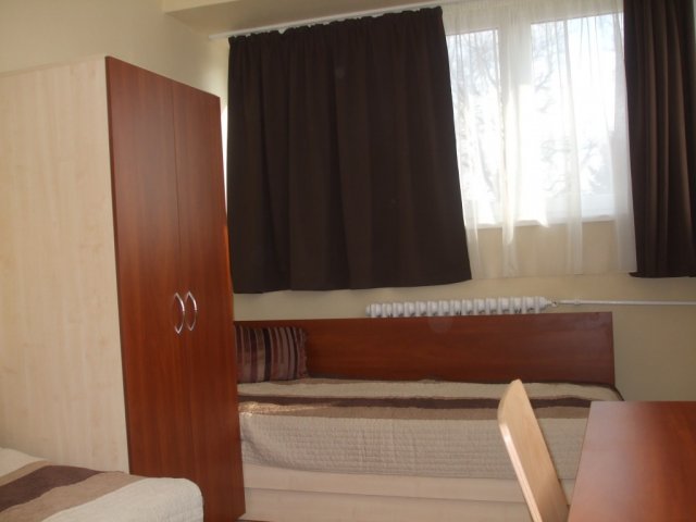 Kiadó téglalakás, albérlet, Pécsett 70 E Ft / hó, 1 szobás