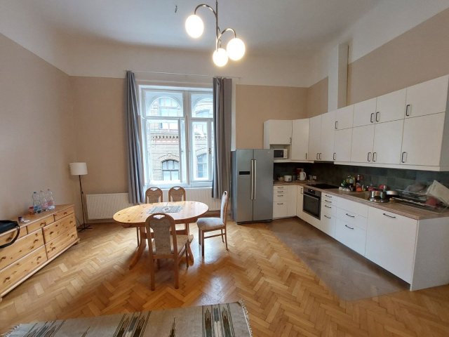 Kiadó téglalakás, albérlet, VIII. kerületben, Csokonai utcában