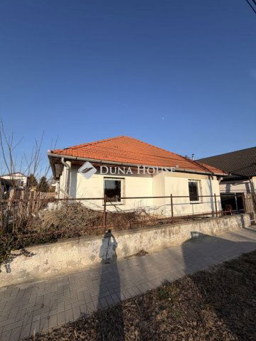 Eladó családi ház, Vecsésen 59.9 M Ft, 4 szobás