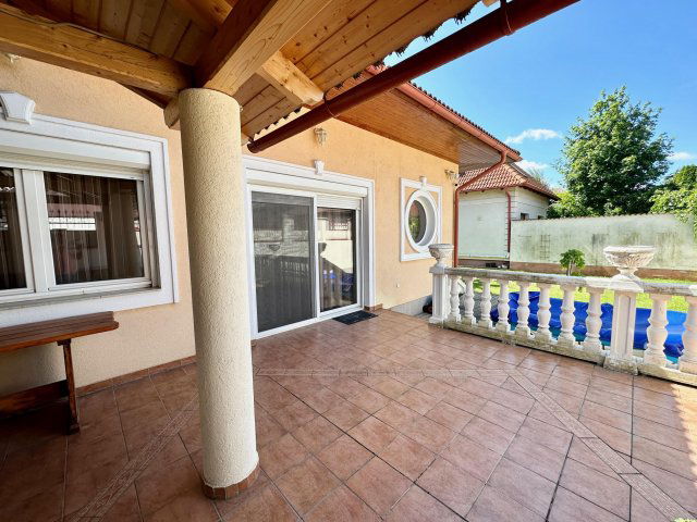 Eladó családi ház, Veszprémben 159.9 M Ft, 5 szobás