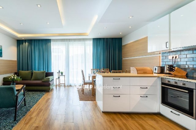 Eladó téglalakás, Balatonkenesén 135 M Ft, 3 szobás