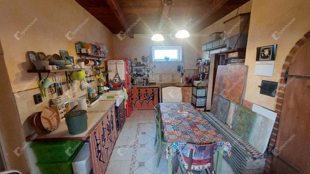 Eladó családi ház, Császáron 34.9 M Ft, 2 szobás