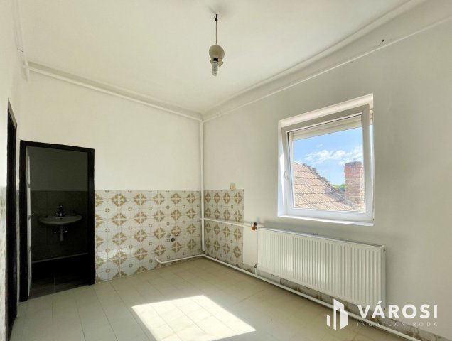 Eladó családi ház, Enyingen 27 M Ft, 2 szobás