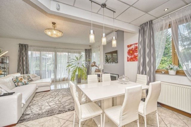 Eladó családi ház, Törökbálinton 365 M Ft, 9 szobás