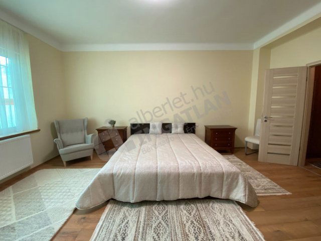 Kiadó téglalakás, albérlet, V. kerületben, József Attila utcában