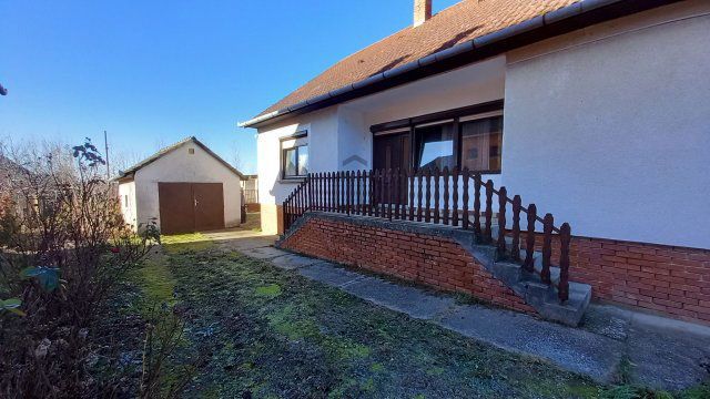 Eladó családi ház, Tolnán 35.9 M Ft, 4 szobás