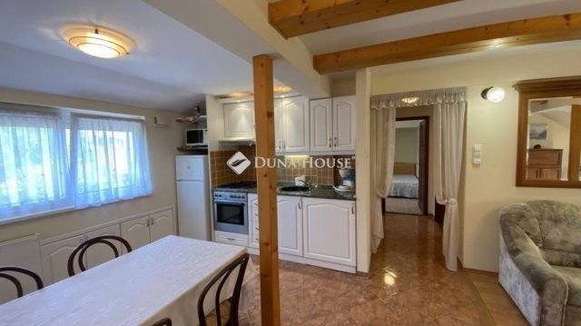 Eladó téglalakás, Székesfehérvárott 69.9 M Ft, 3 szobás