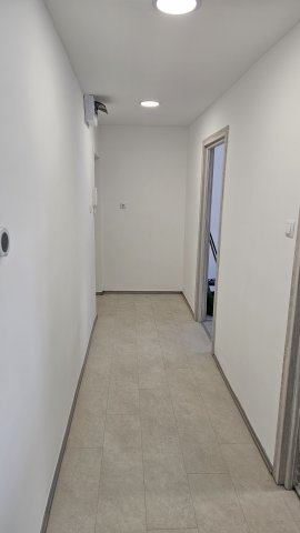 Eladó téglalakás, Komlón 34.4 M Ft, 2 szobás