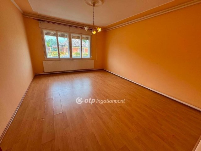 Eladó családi ház, Tápiószentmártonon 49.9 M Ft, 3+1 szobás