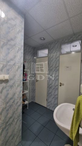 Kiadó üzlethelyiség, Székesfehérvárott 530 E Ft / hó