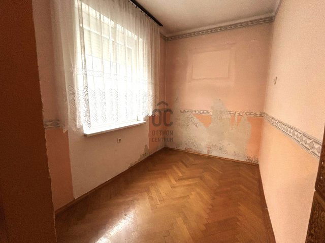 Eladó ikerház, Tatabányán 49.9 M Ft, 3 szobás