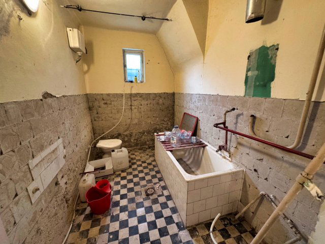 Eladó családi ház, Székesfehérvárott 49.8 M Ft, 2 szobás