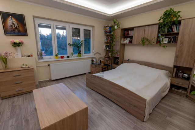 Eladó családi ház, Székesfehérvárott 107 M Ft, 6 szobás