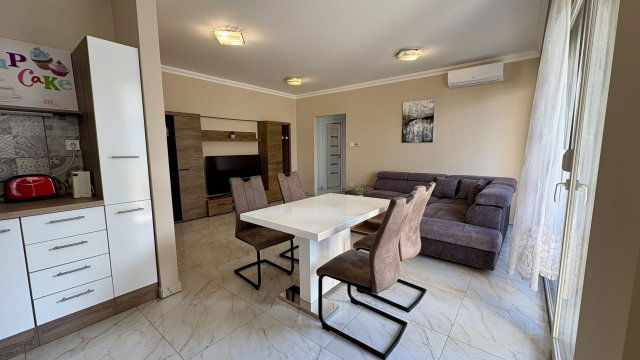 Kiadó téglalakás, albérlet, Debrecenben 300 E Ft / hó, 3 szobás