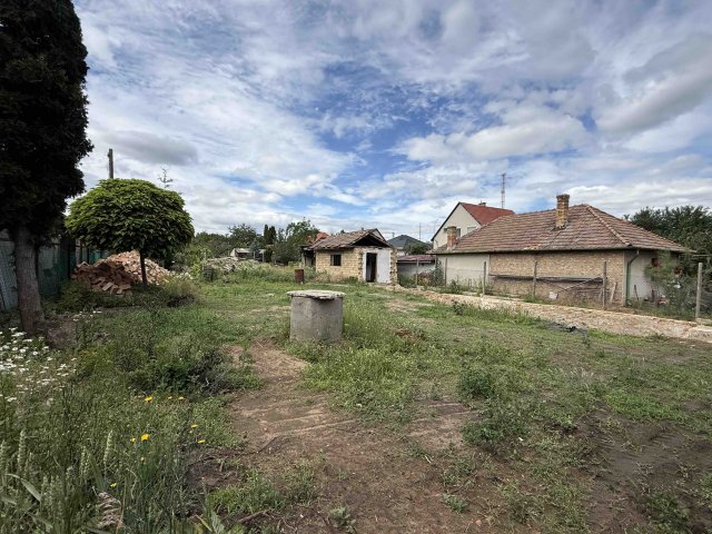 Eladó telek, Gödöllőn 85 M Ft, 4 szobás / költözzbe.hu