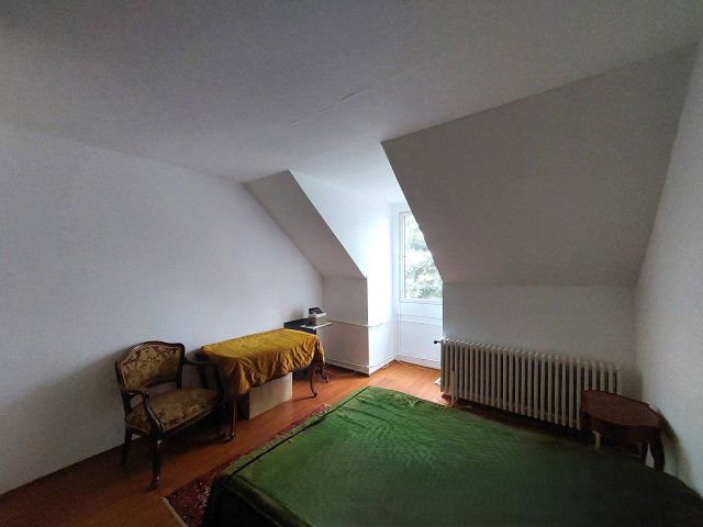 Eladó családi ház, Esztergomban 149.9 M Ft, 8 szobás