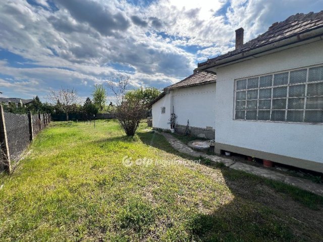 Eladó családi ház, Dunakeszin 89.9 M Ft, 2+1 szobás