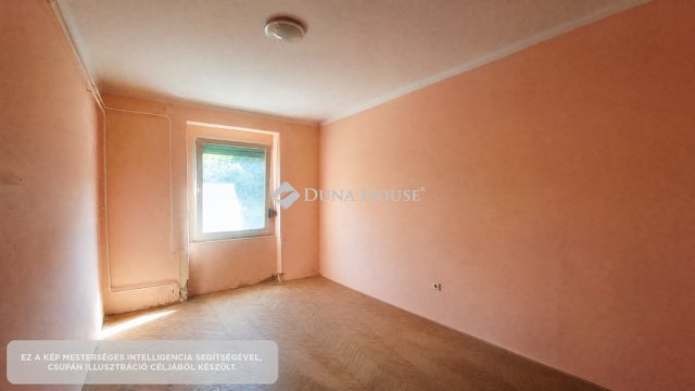 Eladó téglalakás, Komlón 13.5 M Ft, 3 szobás