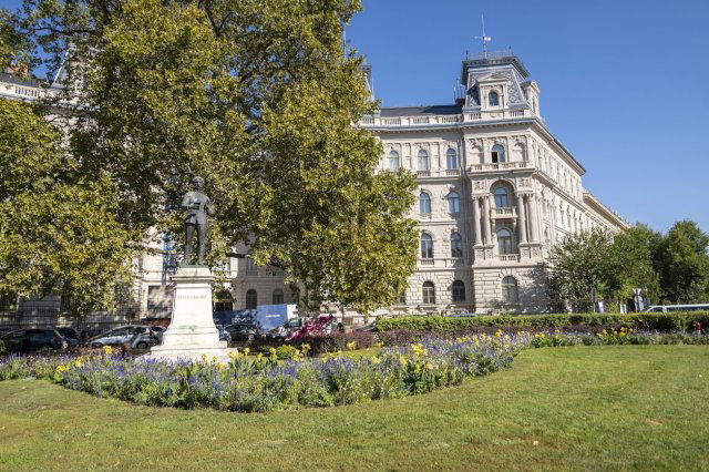 Eladó téglalakás, Budapesten, VI. kerületben, Andrássy úton