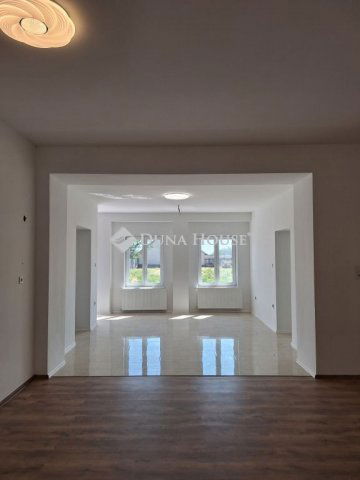 Eladó családi ház, Tiszaföldváron 38.5 M Ft, 4 szobás