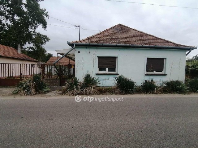 Eladó családi ház, Tabdin 17.9 M Ft, 3 szobás