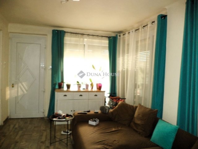 Eladó családi ház, Velencén 79.9 M Ft, 2 szobás