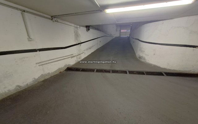 Eladó garázs, Budapesten, IX. kerületben, Viola utcában 7.5 M Ft