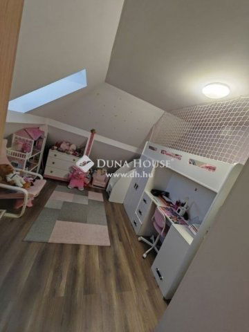 Eladó téglalakás, Budapesten, XIV. kerületben 69.9 M Ft