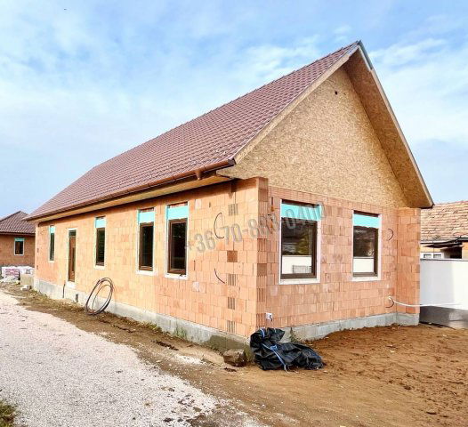 Eladó családi ház, Újhartyánon 89.9 M Ft, 4 szobás