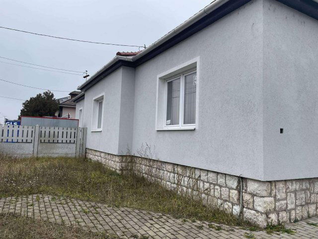 Eladó családi ház, Esztergomban 119 M Ft, 4 szobás