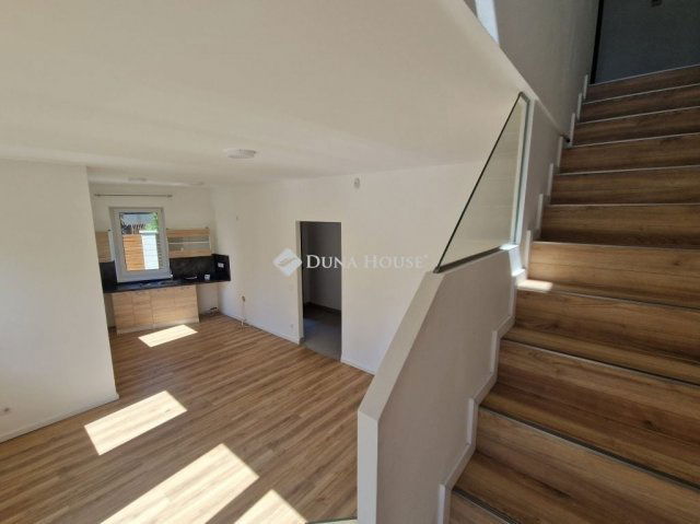 Eladó ikerház, Budapesten, XIX. kerületben 119.9 M Ft, 4 szobás