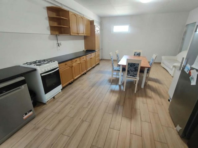 Eladó családi ház, Komáromban 53 M Ft, 2 szobás