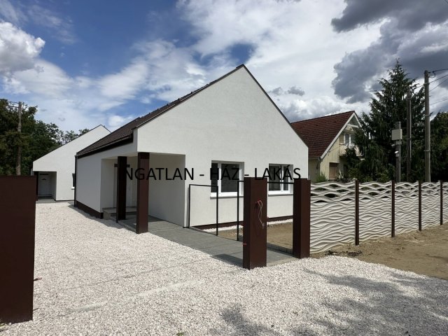 Eladó ikerház, Veresegyházon 105 M Ft, 4 szobás
