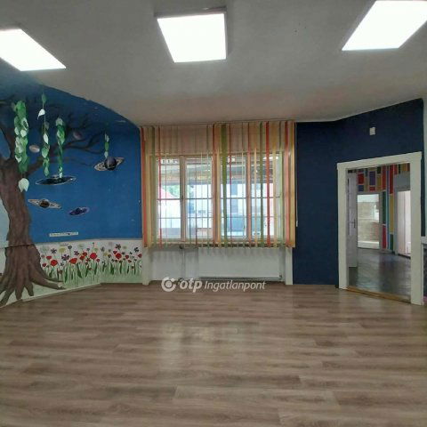 Eladó családi ház, Nyíregyházán 135 M Ft, 6+1 szobás