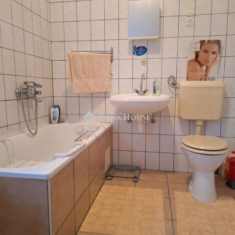 Eladó családi ház, Szentgotthárdon 54.9 M Ft, 4 szobás