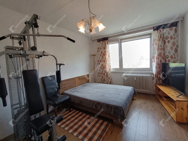 Eladó panellakás, Sopronban 52.5 M Ft, 2 szobás