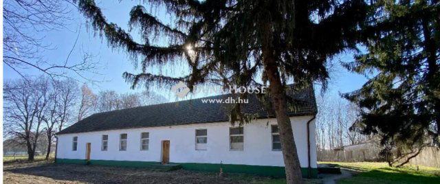 Eladó sorház, Kecskeméten 50 M Ft, 1 szobás