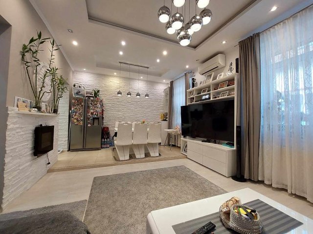 Eladó családi ház, Budapesten, XV. kerületben 135 M Ft, 3 szobás