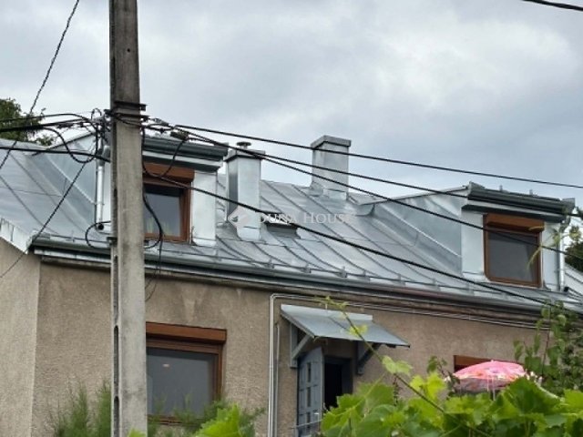 Eladó ikerház, Pécsett 66 M Ft, 3 szobás / költözzbe.hu