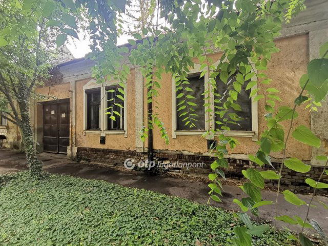 Eladó téglalakás, Békéscsabán 29.9 M Ft, 2+1 szobás